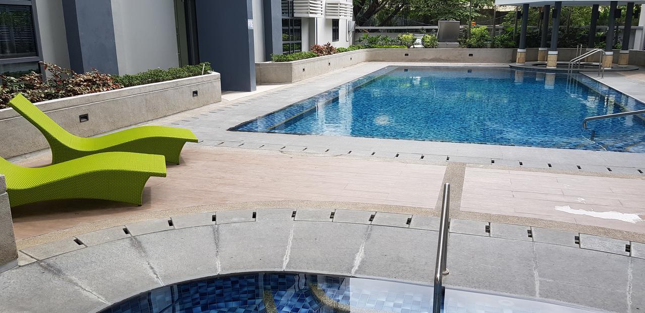 5E Tower 2 Viceroy Apartment Manila Exterior photo